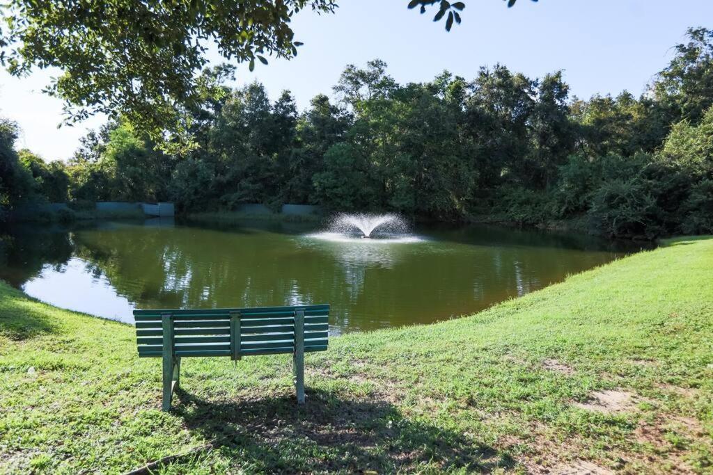 Lux 2Bd 2Ba Minutes From The Water Apartment Pensacola Exterior photo